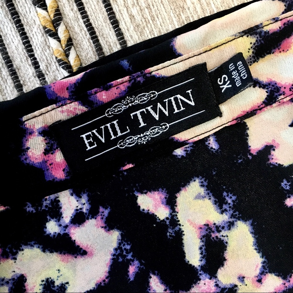Mullet-style shirt by Evil Twin (now Twiin) - Picture 3 of 4